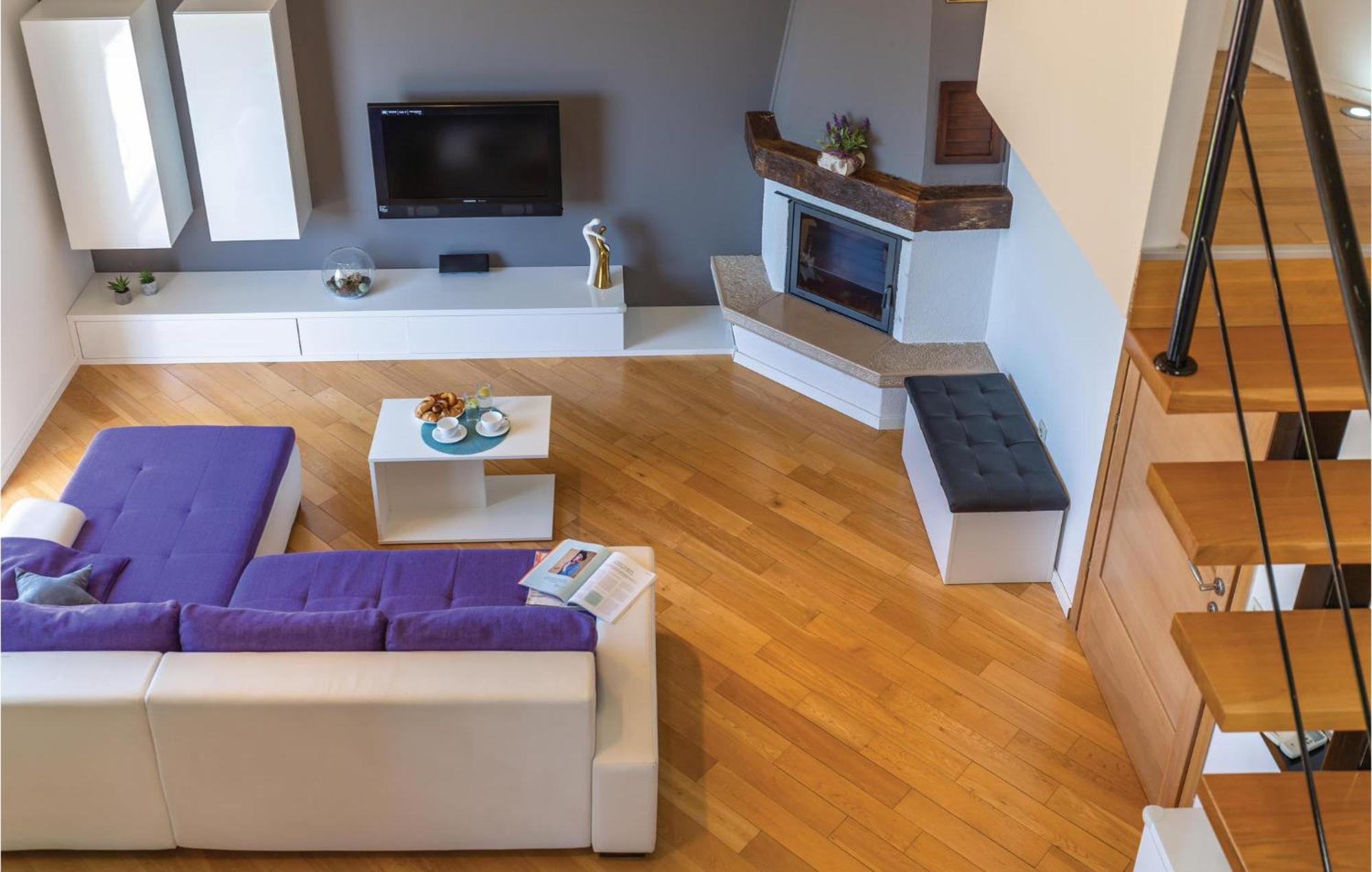 Lovely Apartment In Makarska With Kitchenette Exterior photo
