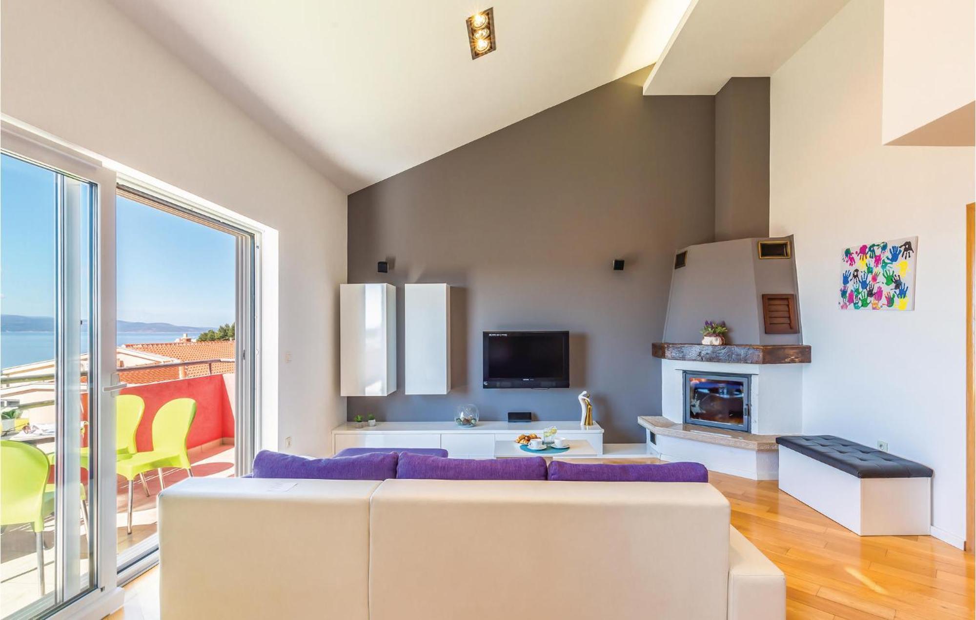 Lovely Apartment In Makarska With Kitchenette Exterior photo