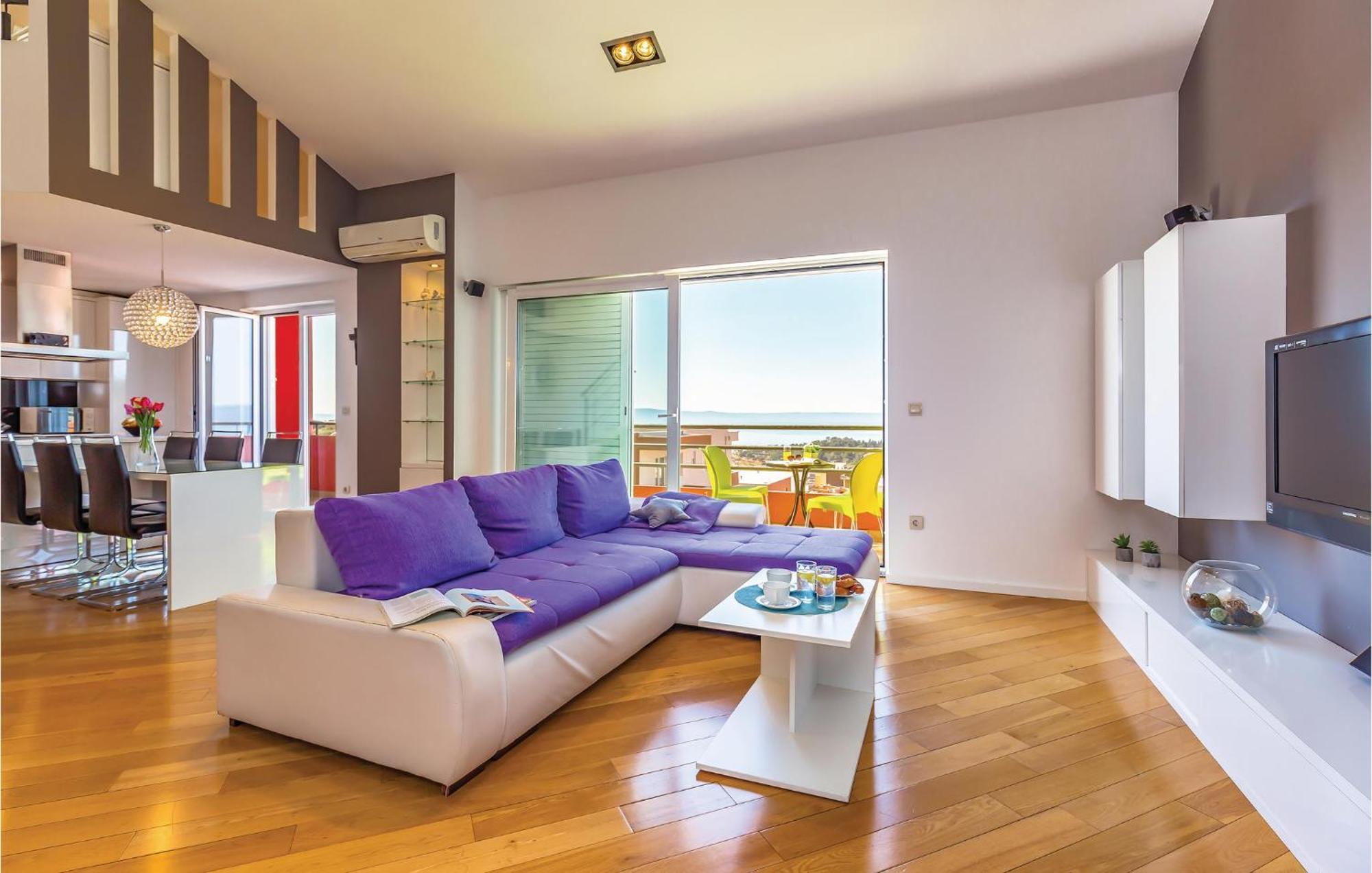 Lovely Apartment In Makarska With Kitchenette Exterior photo